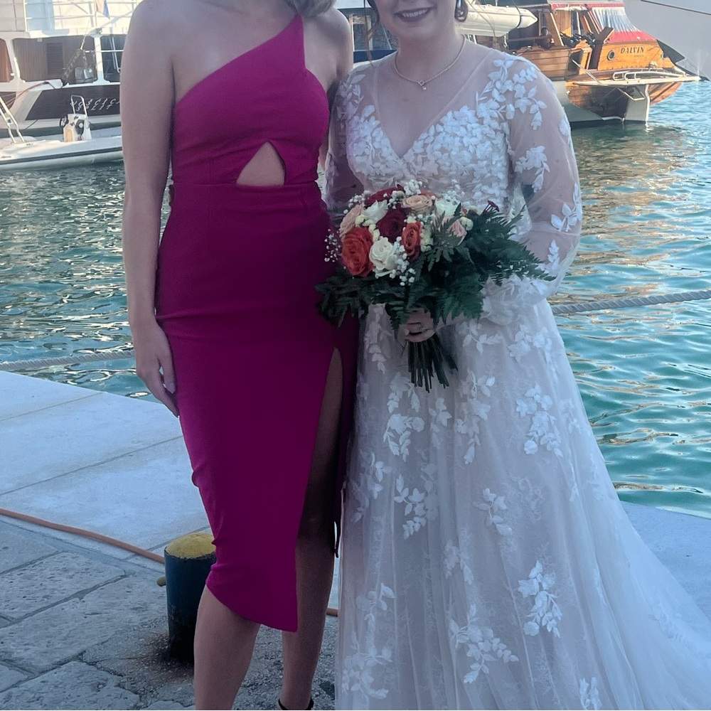 Magenta pink body con dress with cutout